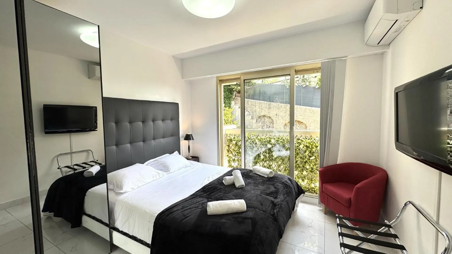 Aparthotel Riviera - La Terrasse De Clairefontaine - Swimming Pool - Fabron نيس فرنسا